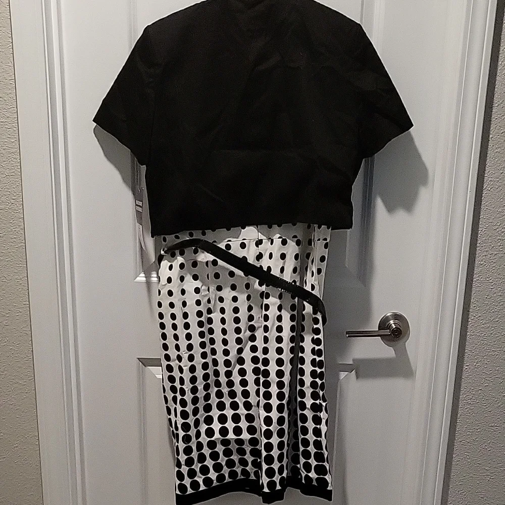 Studio I Elegant Black and White Ensemble - Picture 3 of 5